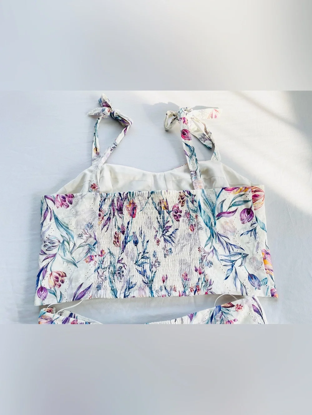 Like new Steve Madden 2 piece matching floral skirt + crop top set. Sz M/L.